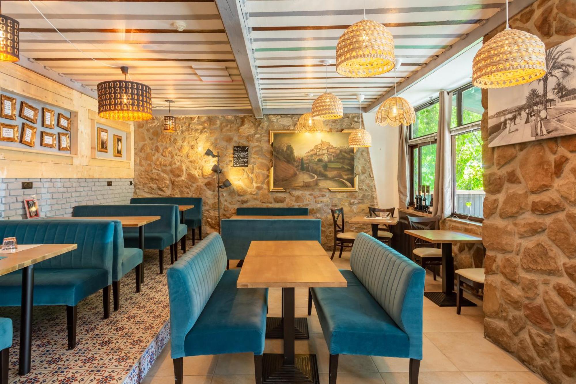 Logis Hotel Beausejour Berre-les-Alpes Exterior photo