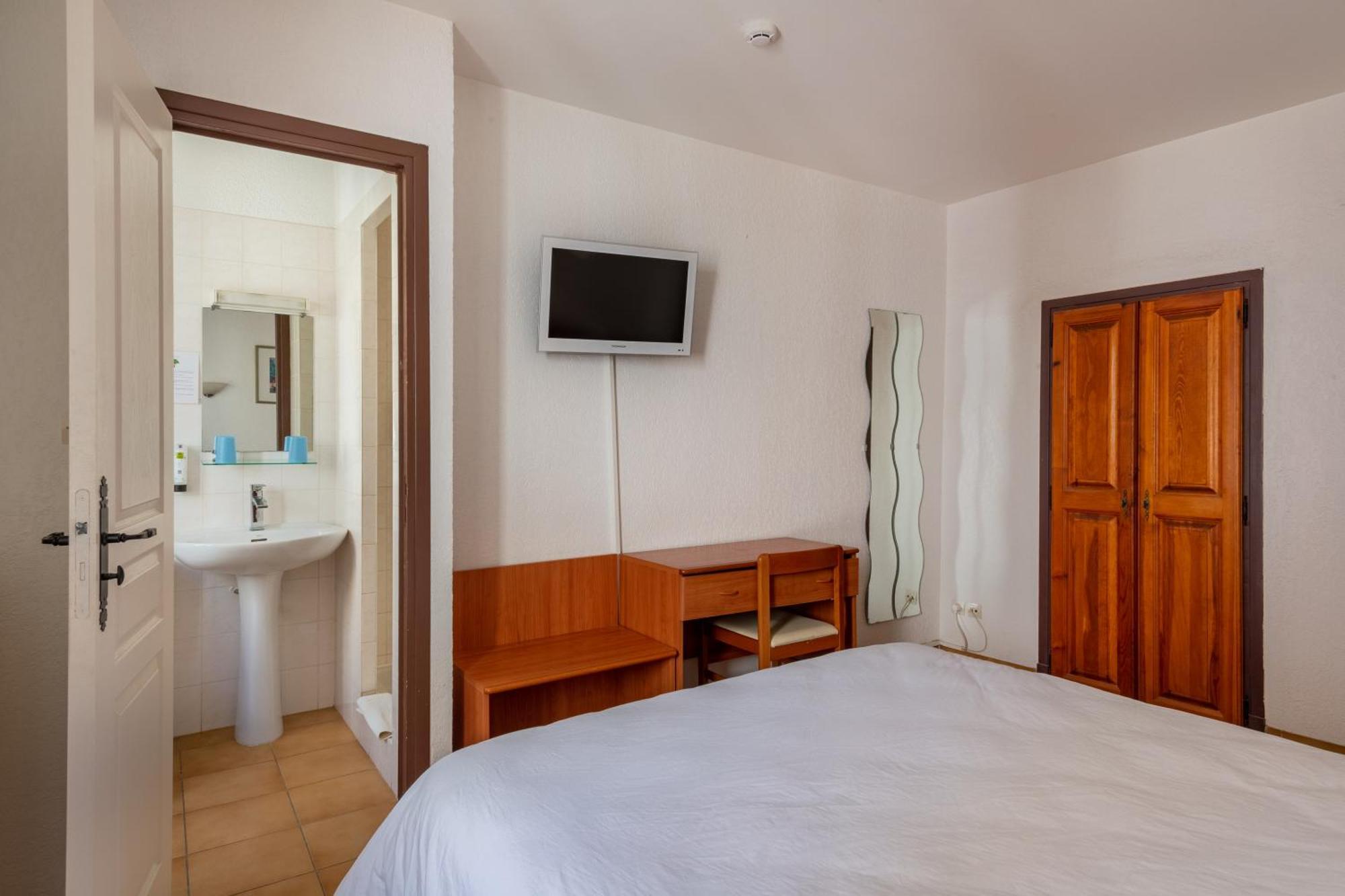 Logis Hotel Beausejour Berre-les-Alpes Exterior photo